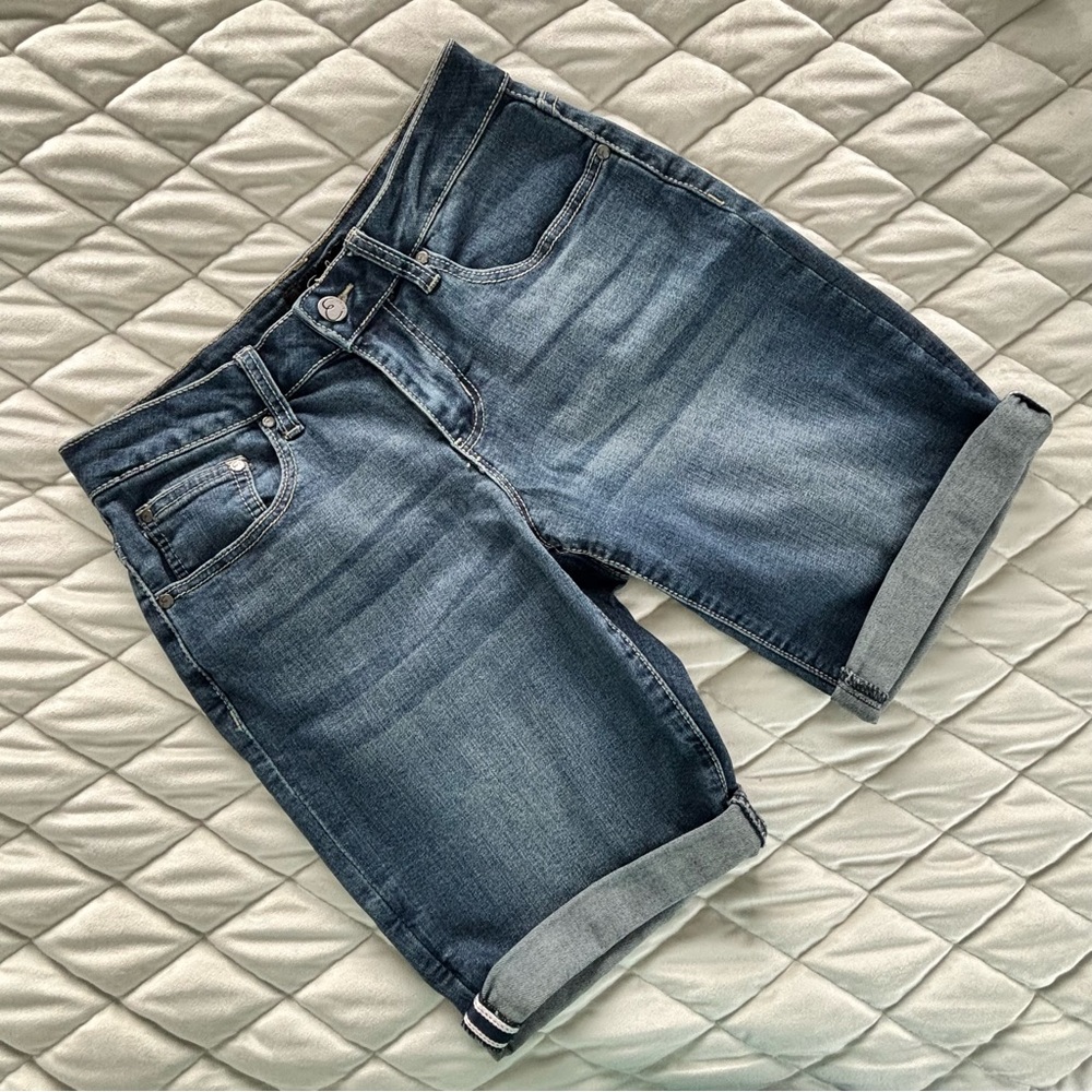 Earl Jean Denim Bermuda Shorts Size 2 Medium Wash Cuffed